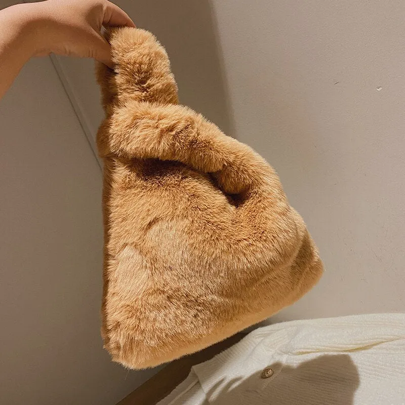 Christmas Gift DORANMI Winter Fur Handbag Women Soft Fur Handbags 2021 New Fur Bag Female Clutch Top-handle Bags Fur Bolsa Feminina SB764